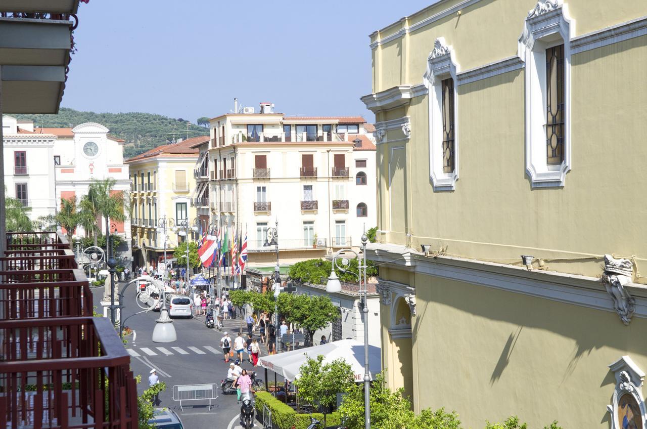 Palazzo Spasiano Rooms - Sorrento Center Eksteriør billede